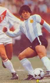 马拉多纳因携带毒品被捕