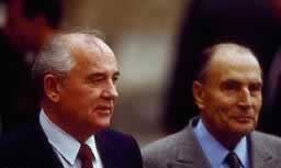 法国总统密特朗逝世