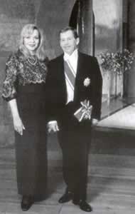 哈维尔当选捷克共和国首任总统(历史上的今天。Cn)