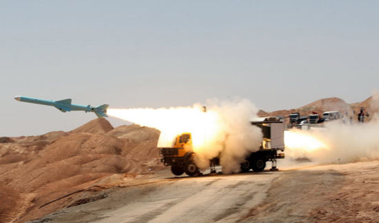 资料图：伊朗海军发射岸舰导弹